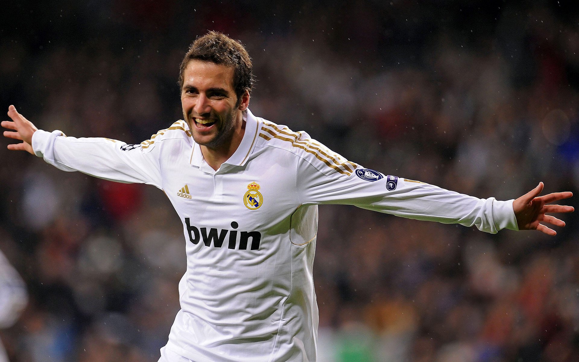 莱比锡红牛追击不止,保持不败记录,莱比锡红牛厉害吗